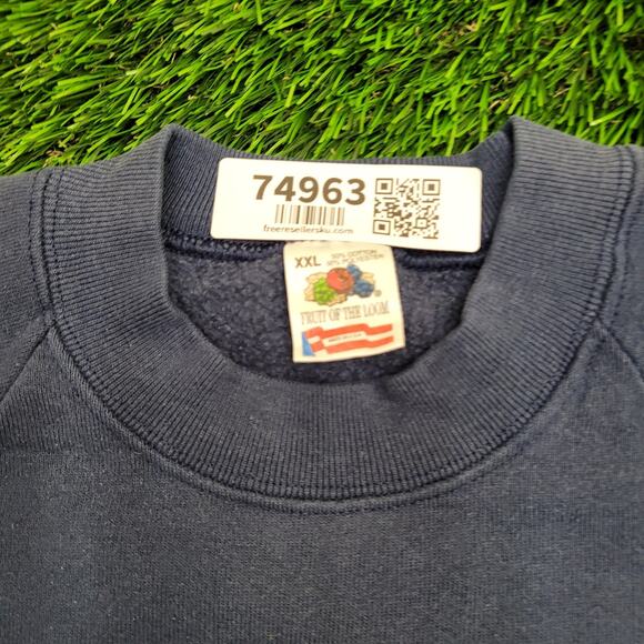 Vintage Shuckers Seafood Bar Sweatshirt XL 23x26 Faded USA - Picture 15 of 16